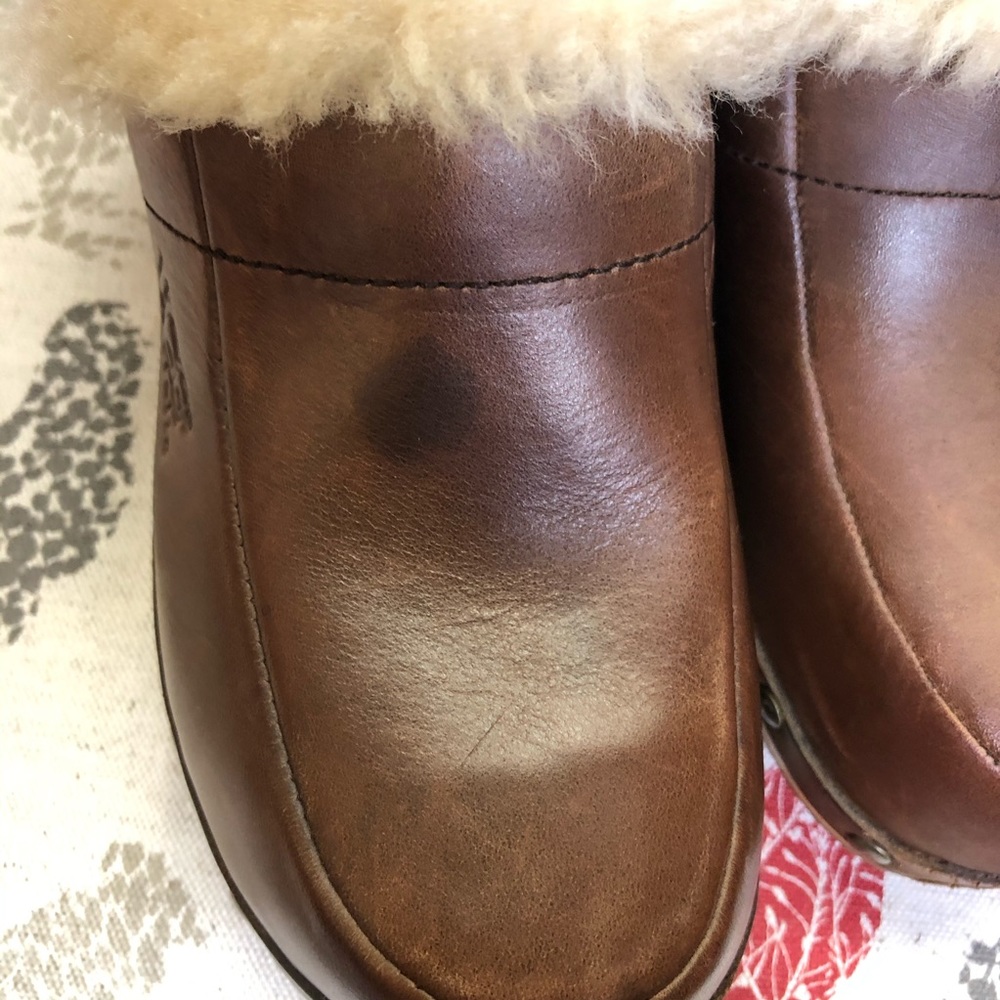 SH76 Great Ugg Slides w/Brass Studs - Picture 8 of 10